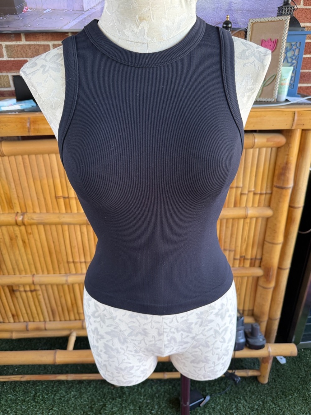 Dynamic Tedi Ribbed Tank Top - Picture 5 of 9